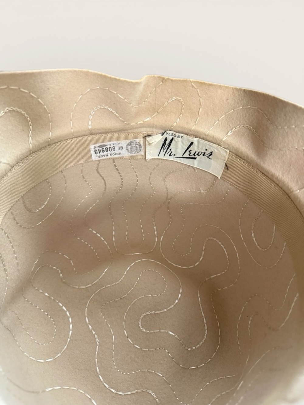 Vintage Cloche-Style Hat & Matching Grosgrain Ribbon Band - Picture 7 of 12